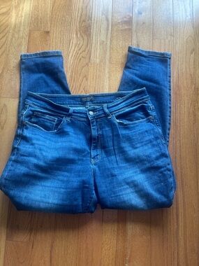 Women’s Skinny Jeans - Indigo Stretch Denim boyfriend fit dark wash